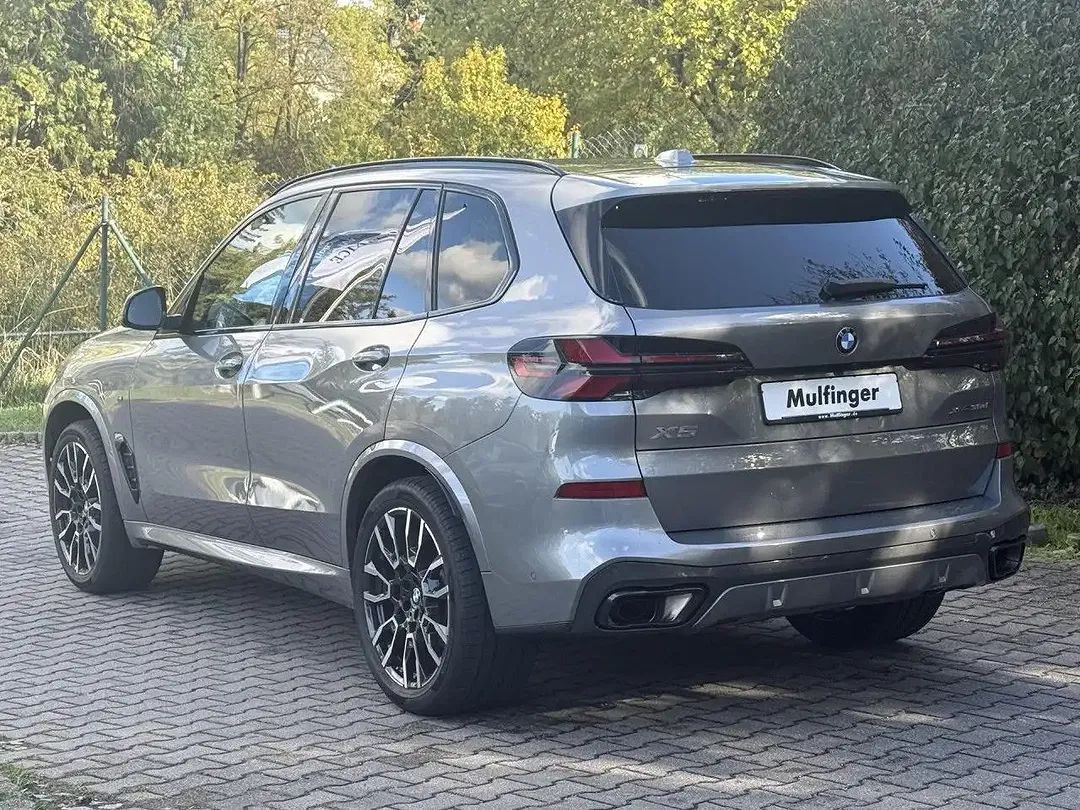 BMW X5 M Sport Pro - Thumbnail 3