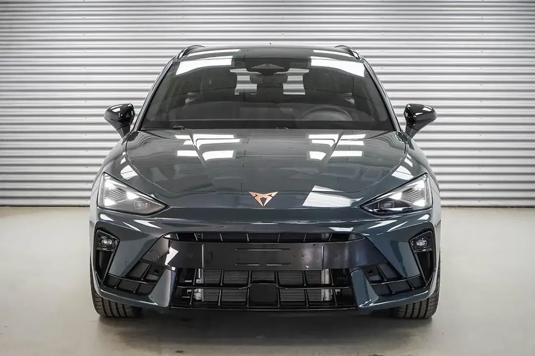 CUPRA Leon 2.0 TSI DSG 4x4 Sportstourer - Thumbnail 2