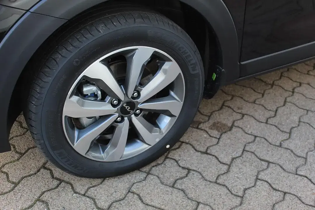 Kia Stonic AMT Spirit Comfort Plus - Thumbnail 6