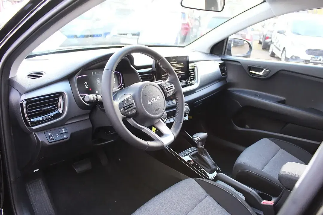 Kia Stonic AMT Spirit Comfort Plus - Thumbnail 8
