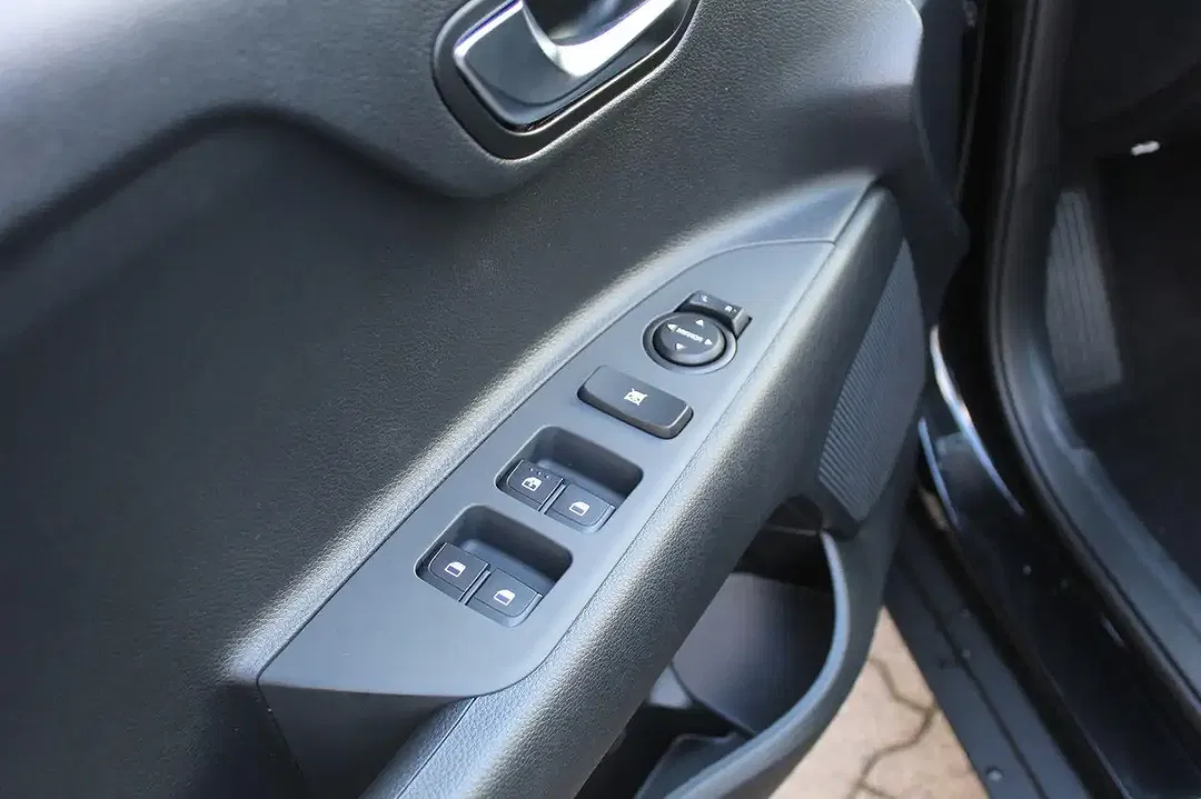 Kia Stonic AMT Spirit Comfort Plus - Thumbnail 9