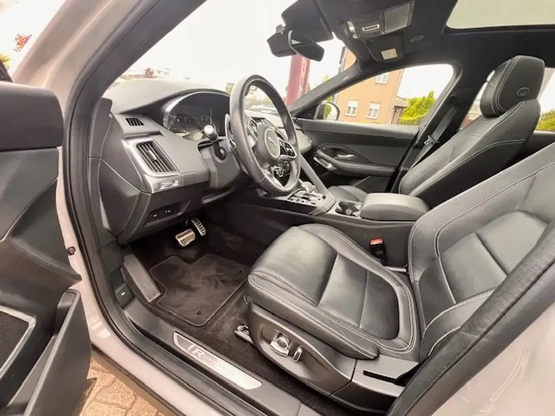 Jaguar E-Pace P200 2.0 MHEV 4x4 R-Dynamic Black - Thumbnail 13