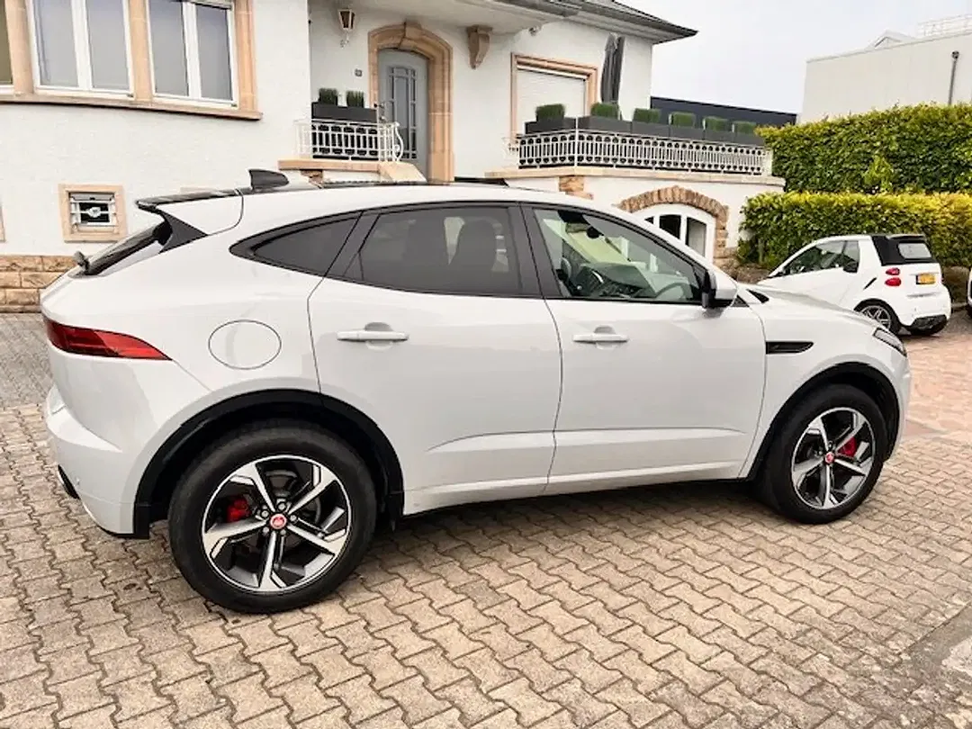 Jaguar E-Pace P200 2.0 MHEV 4x4 R-Dynamic Black - Thumbnail 8