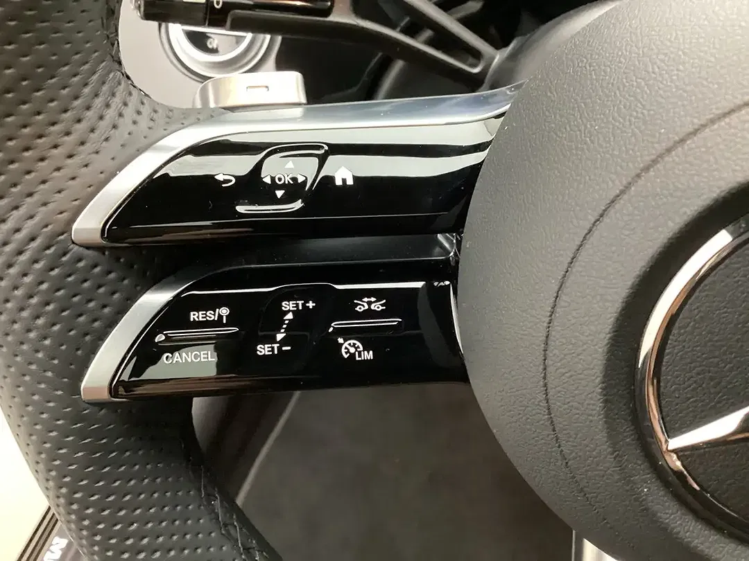 Mercedes-Benz E 200 AMG - Thumbnail 13