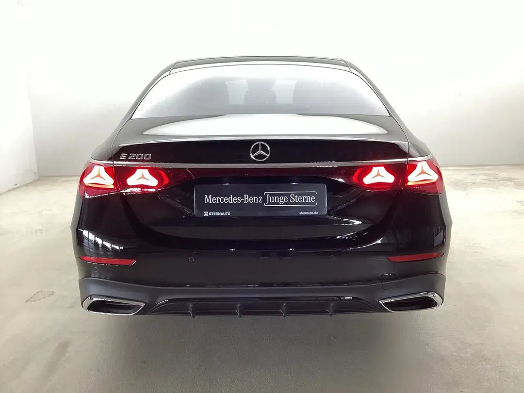 Mercedes-Benz E 200 AMG - Thumbnail 4