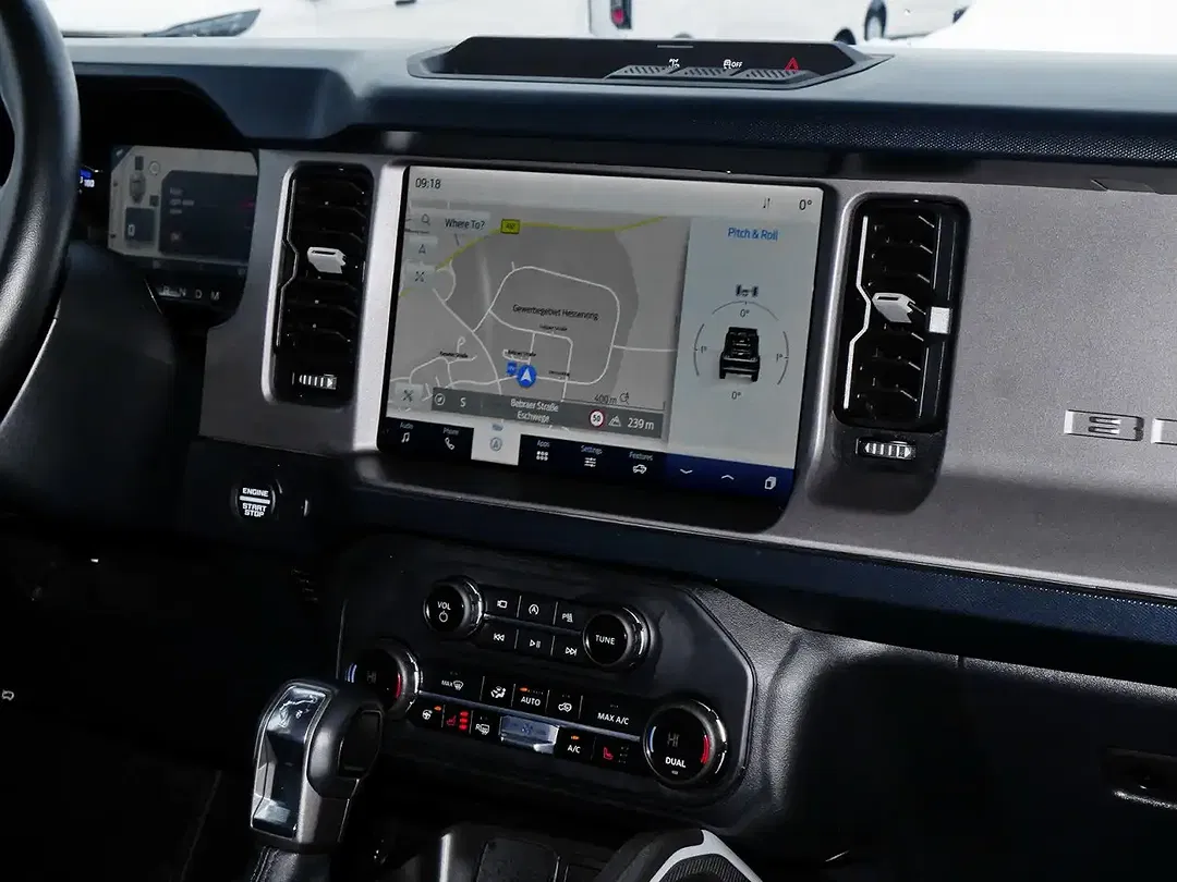 Ford Bronco - Thumbnail 6