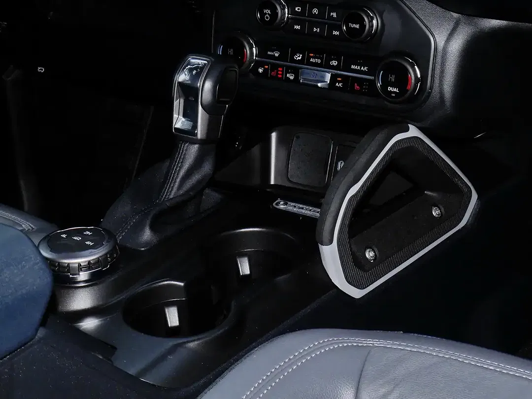 Ford Bronco - Thumbnail 7