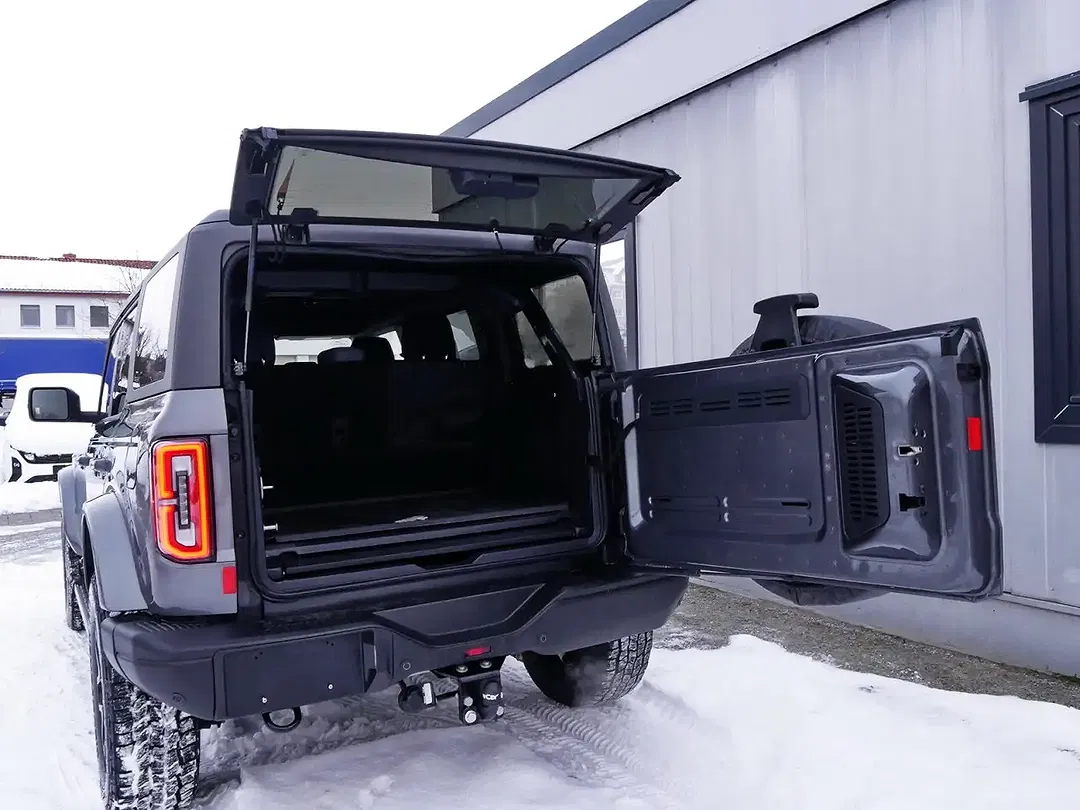 Ford Bronco - Thumbnail 9