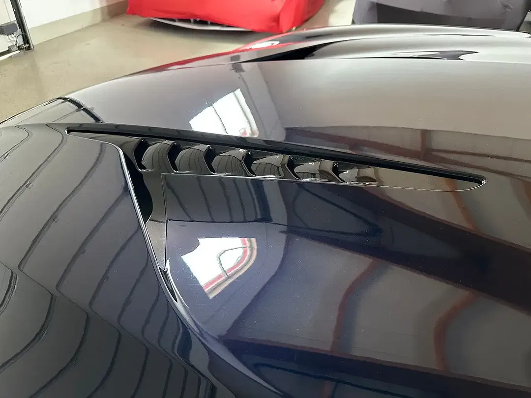 Aston Martin Vanquish Volante - Thumbnail 11
