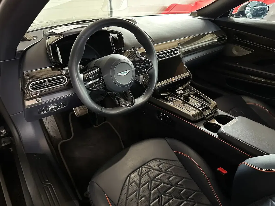 Aston Martin Vanquish Volante - Thumbnail 15