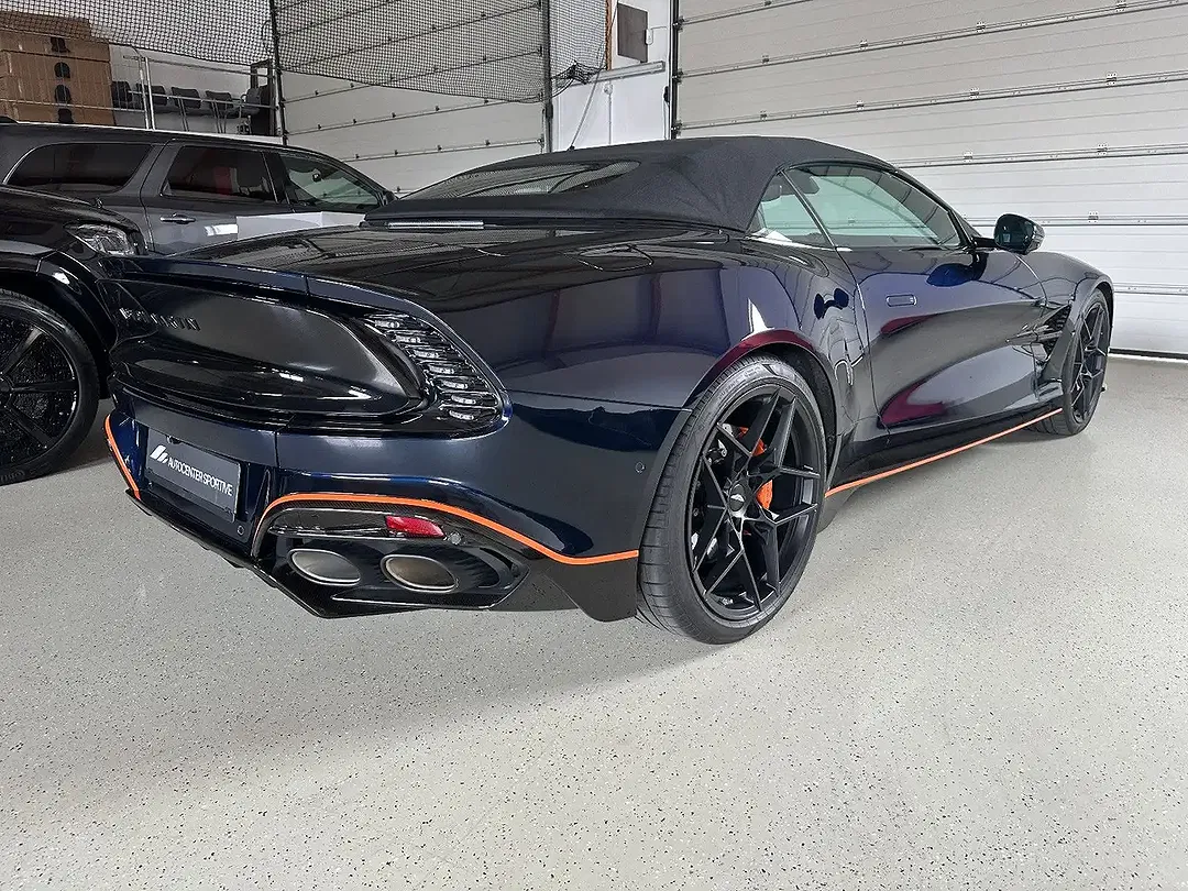 Aston Martin Vanquish Volante - Thumbnail 4