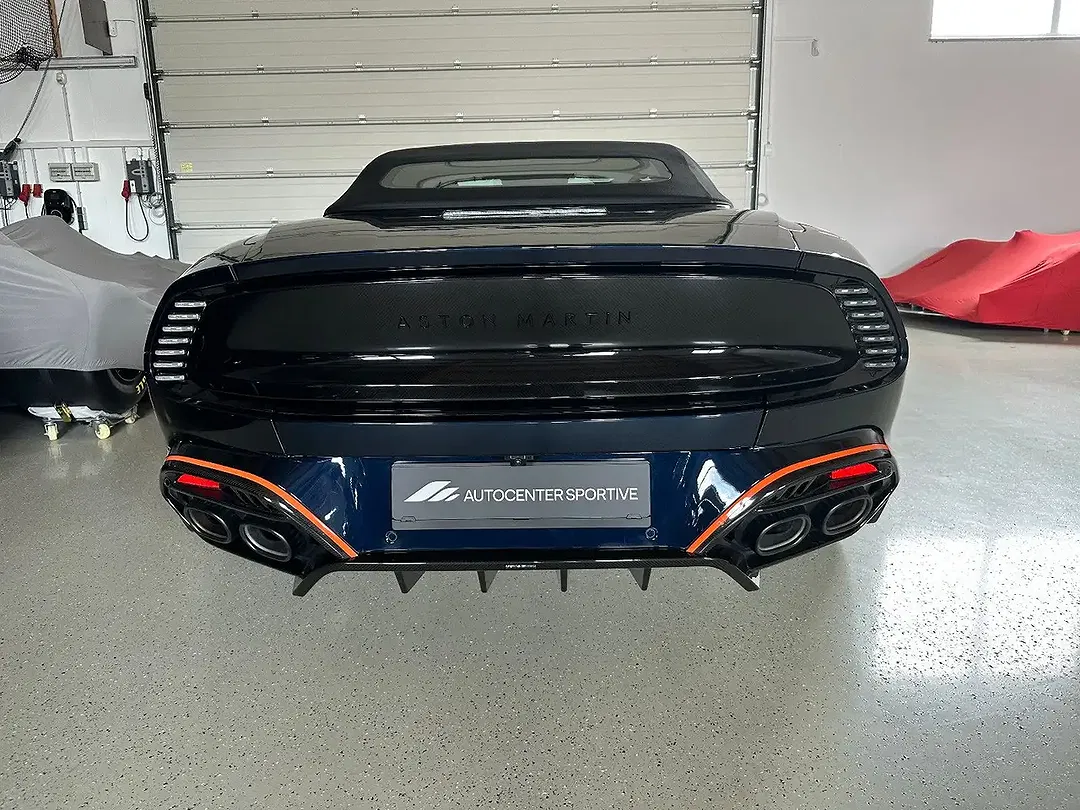 Aston Martin Vanquish Volante - Thumbnail 5