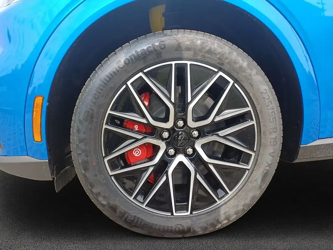 Ford Mustang Mach-E Premium - Thumbnail 8
