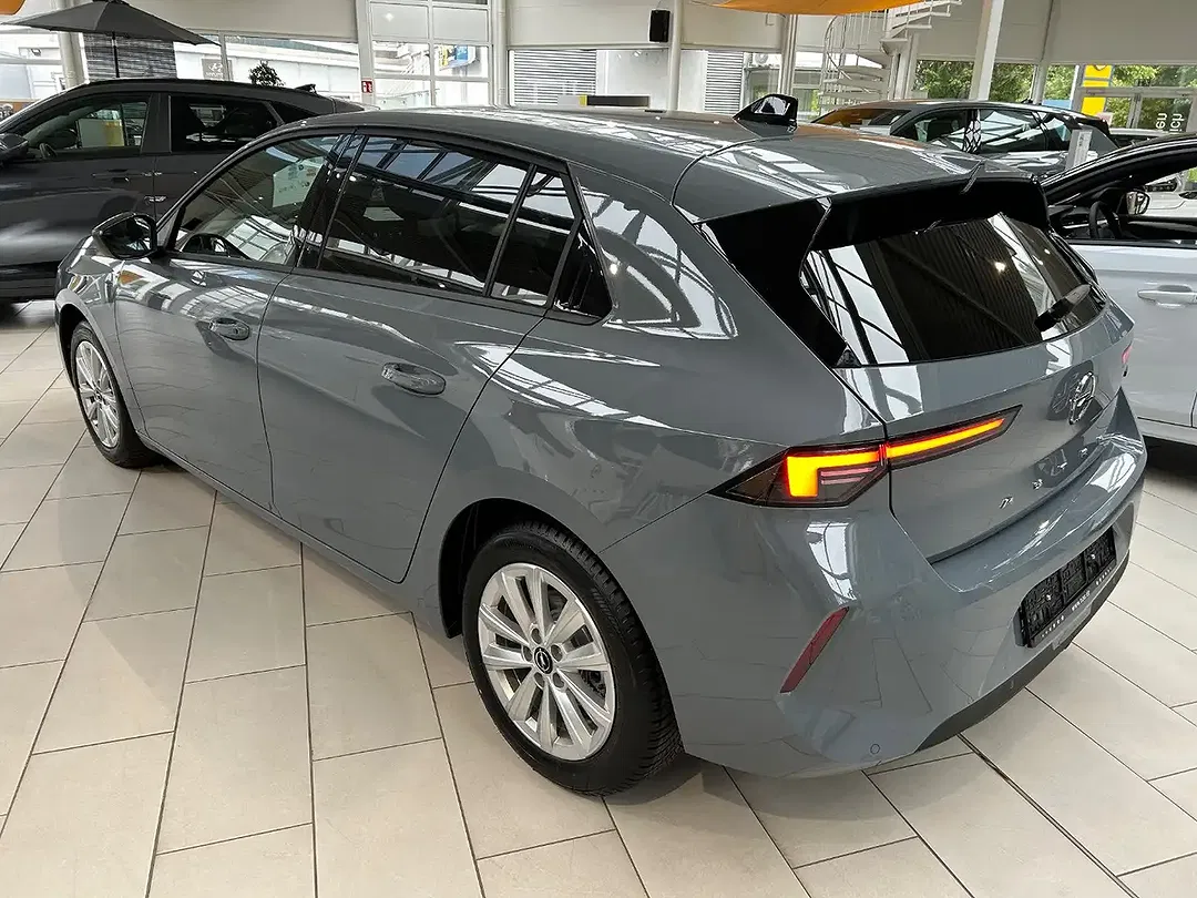 Opel Astra Hybrid 1.2 Edition - Thumbnail 2