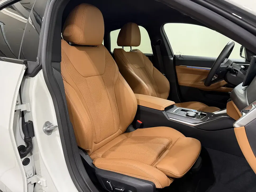 BMW i4 xDrive M60 Gran Coupe - Thumbnail 15