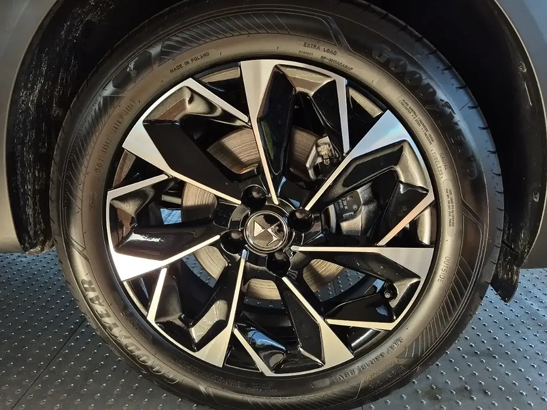 DS Automobiles DS 3 - Thumbnail 10