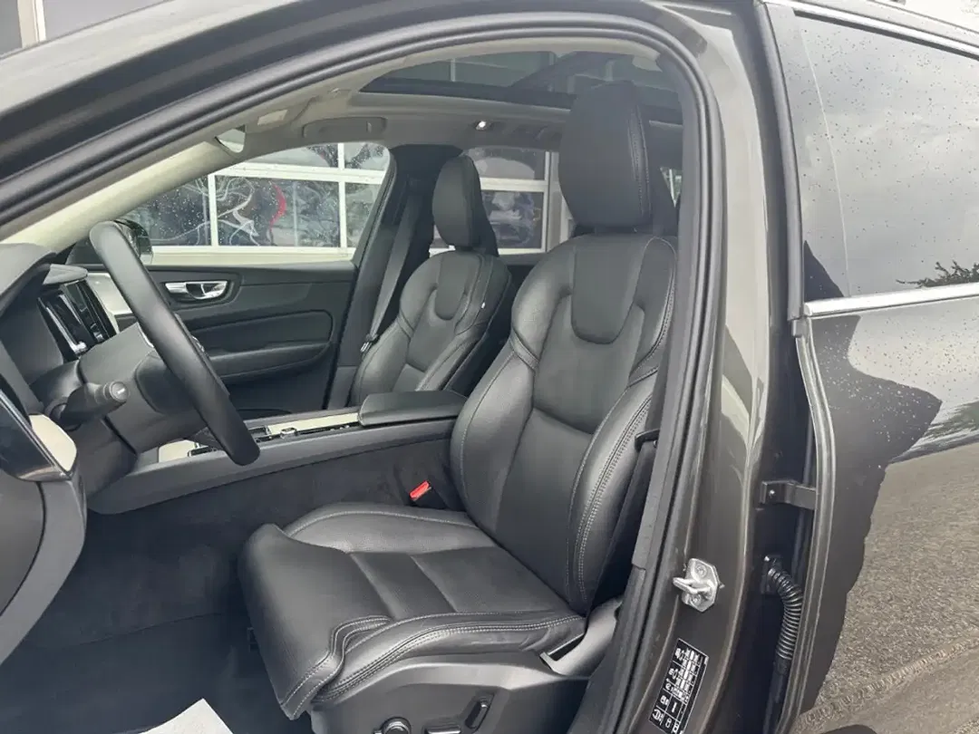 Volvo XC60 B5 AWD Inscription - Thumbnail 10