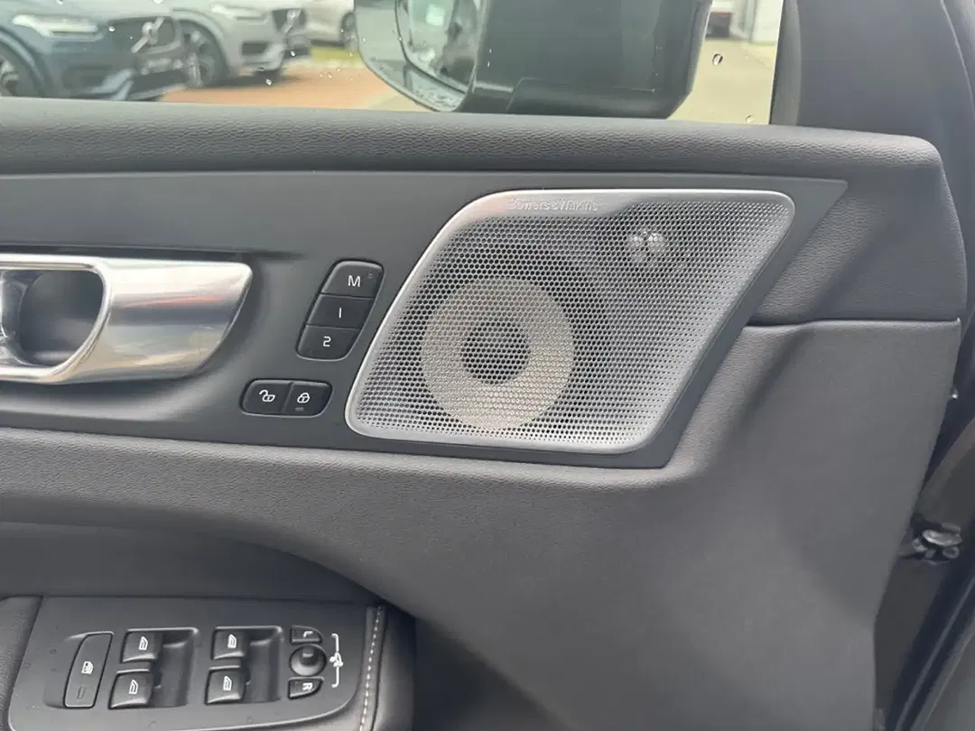Volvo XC60 B5 AWD Inscription - Thumbnail 12