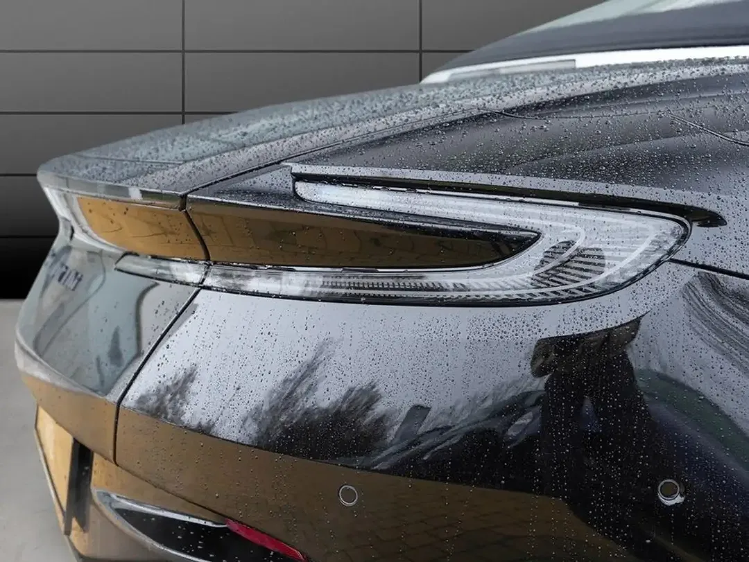 Aston Martin DB12 Volante - Thumbnail 8