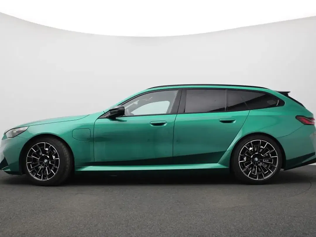 BMW M5 - Thumbnail 3