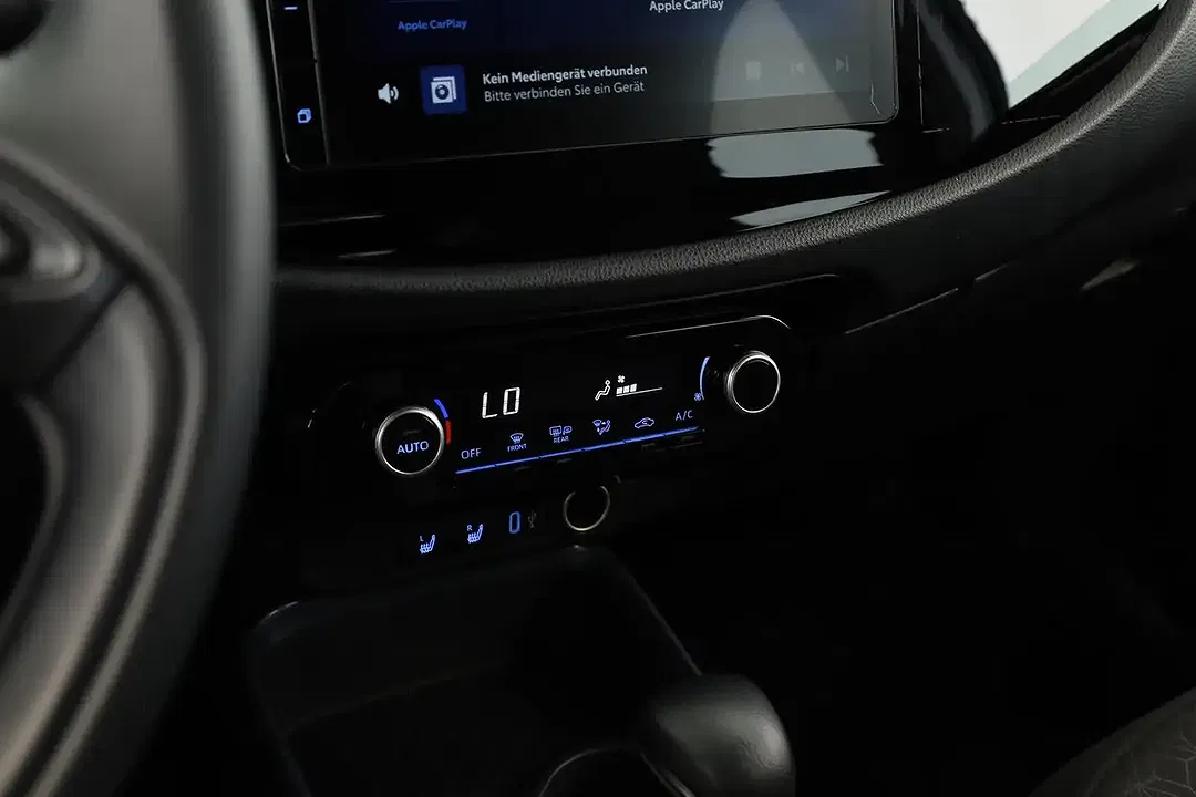 Toyota Aygo X CVT Team Deutschland - Thumbnail 14