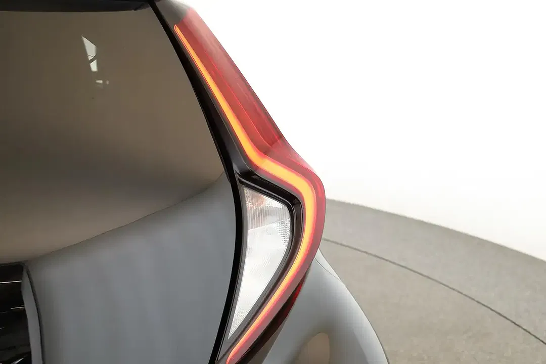 Toyota Aygo X CVT Team Deutschland - Thumbnail 9
