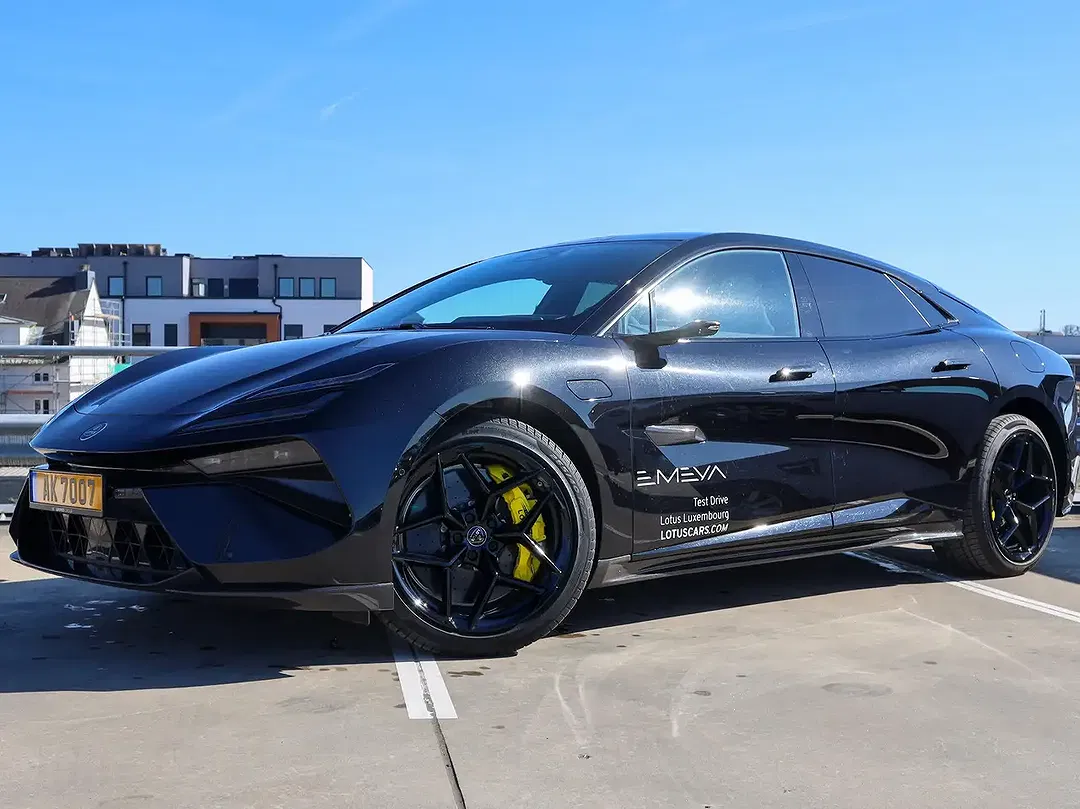 Lotus Emeya R - foto 1