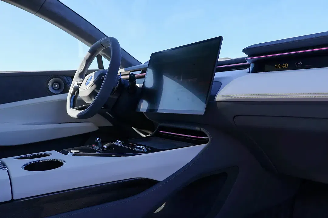 Lotus Emeya R - Thumbnail 10