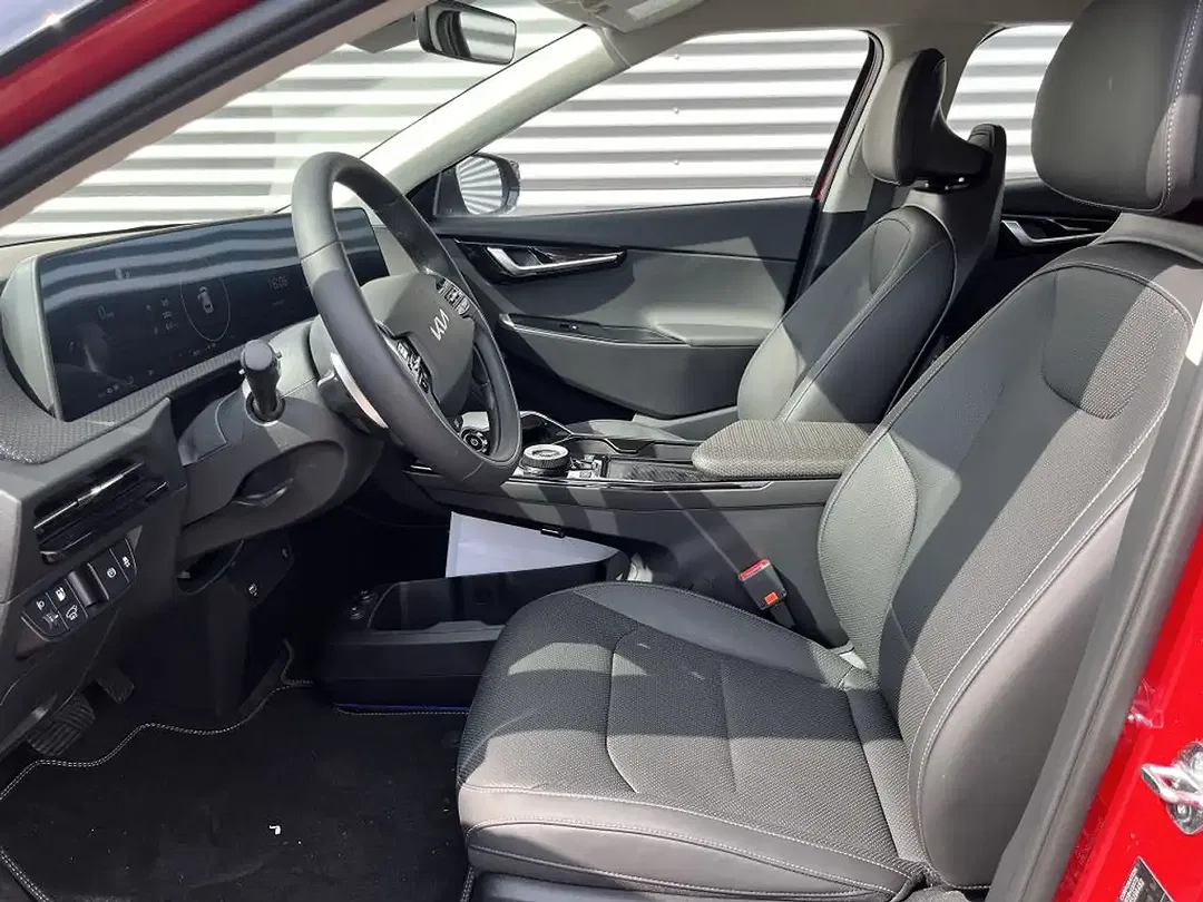 Kia EV6 Air - Thumbnail 10