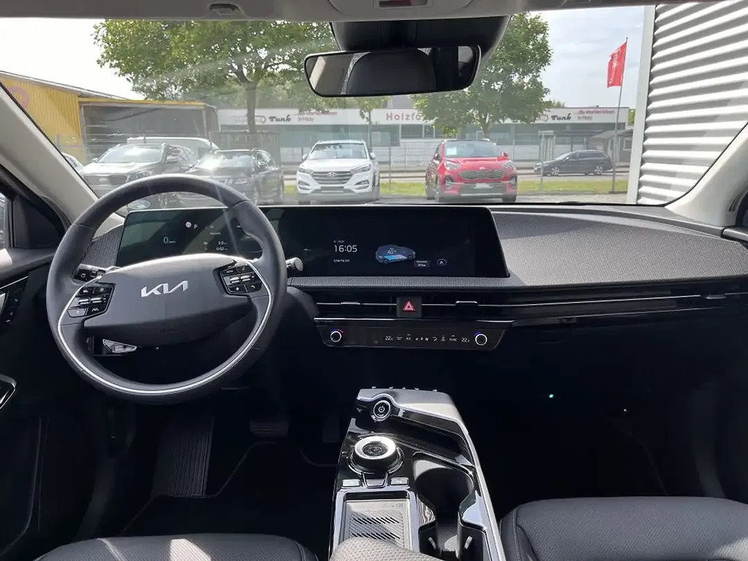 Kia EV6 Air - Thumbnail 9
