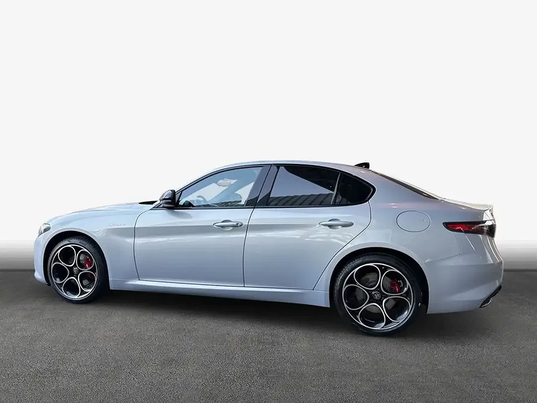 Alfa Romeo Giulia 2.2 Diesel Veloce - Thumbnail 4