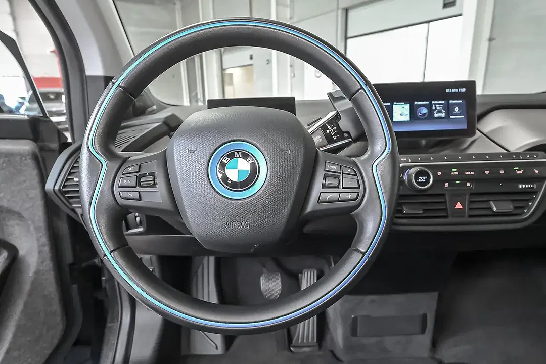 BMW i3 - Thumbnail 5