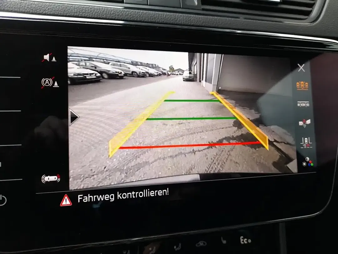 Skoda Superb PHEV DSG Combi Sportline - Thumbnail 4