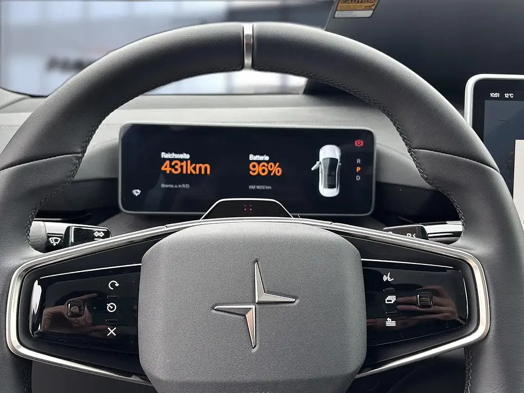 Polestar 4 Long Range - Thumbnail 12