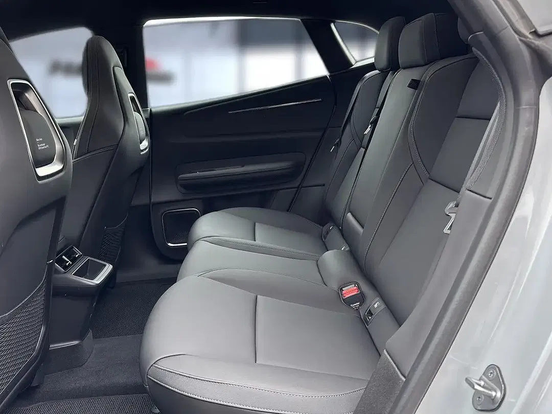 Polestar 4 Long Range - Thumbnail 16