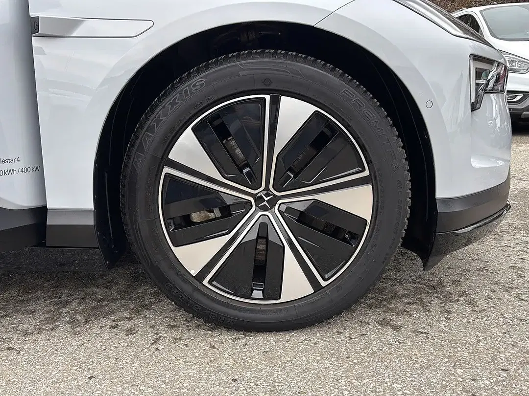 Polestar 4 Long Range - Thumbnail 22