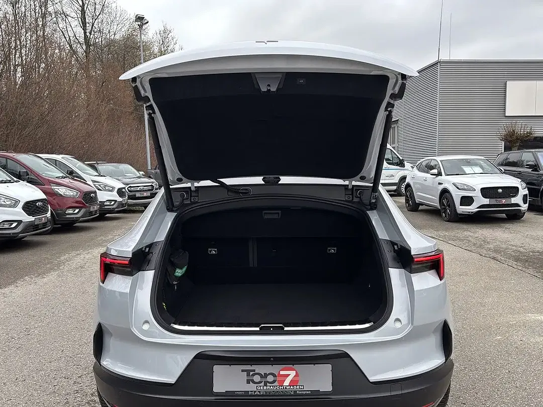 Polestar 4 Long Range - Thumbnail 23