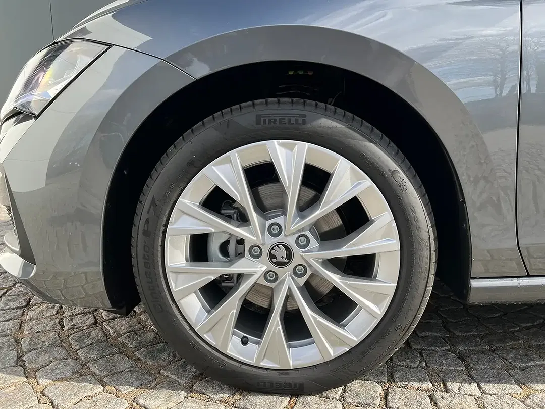 Skoda Superb 2.0 TDI DSG Combi Selection - Thumbnail 4