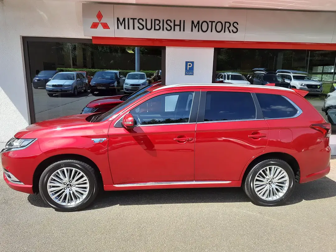 Mitsubishi Outlander PHEV 4WD Plus Spirit - foto 1