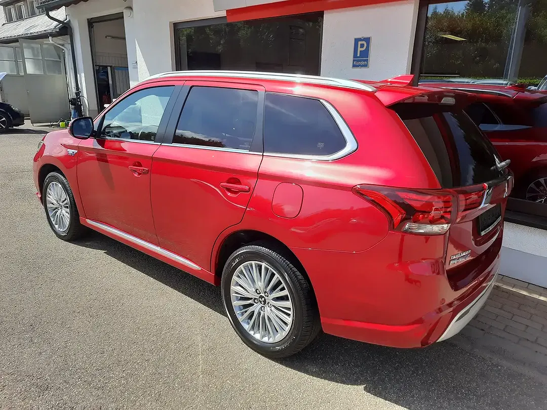 Mitsubishi Outlander PHEV 4WD Plus Spirit - foto 2