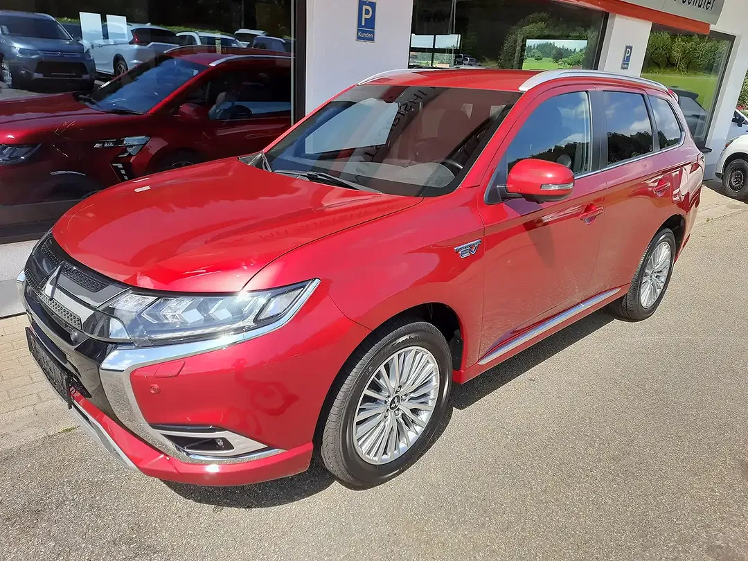 Mitsubishi Outlander PHEV 4WD Plus Spirit - Thumbnail 3