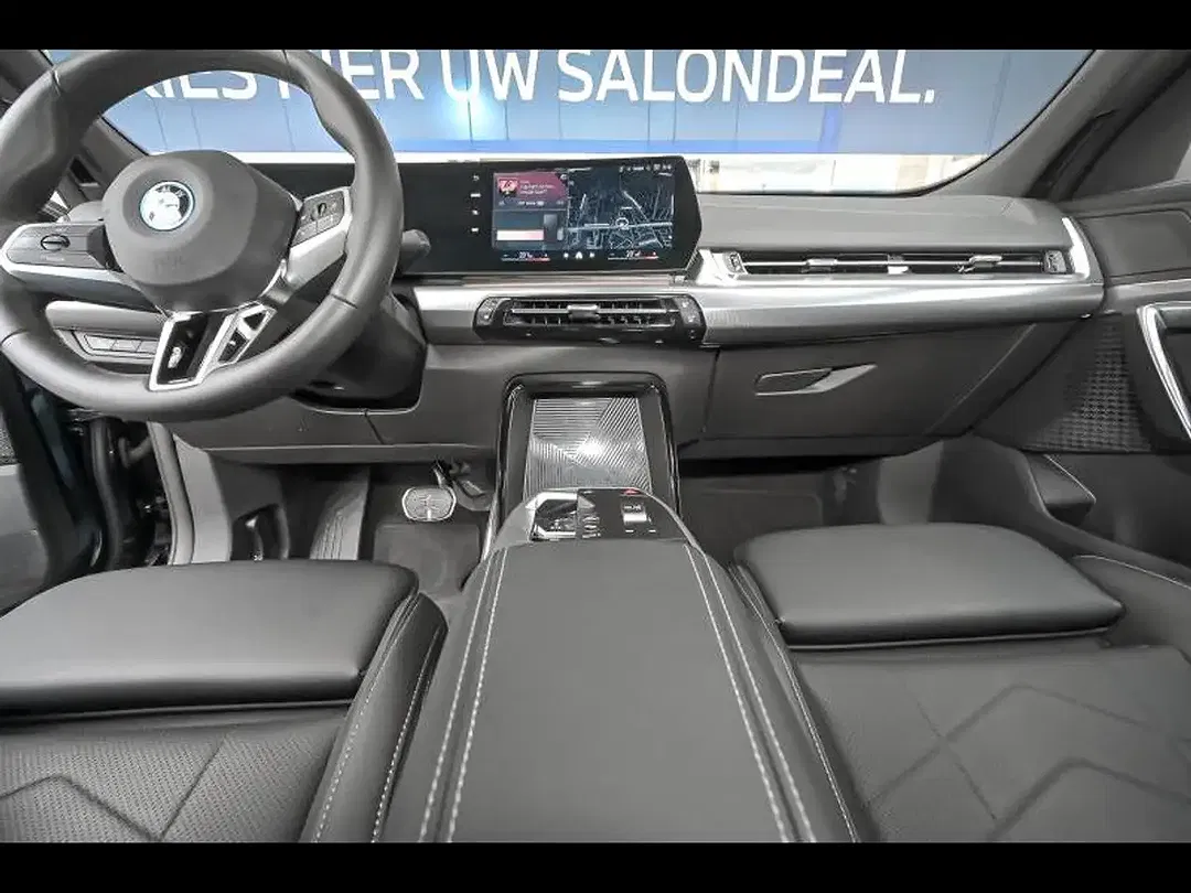 BMW iX2 M - Thumbnail 4