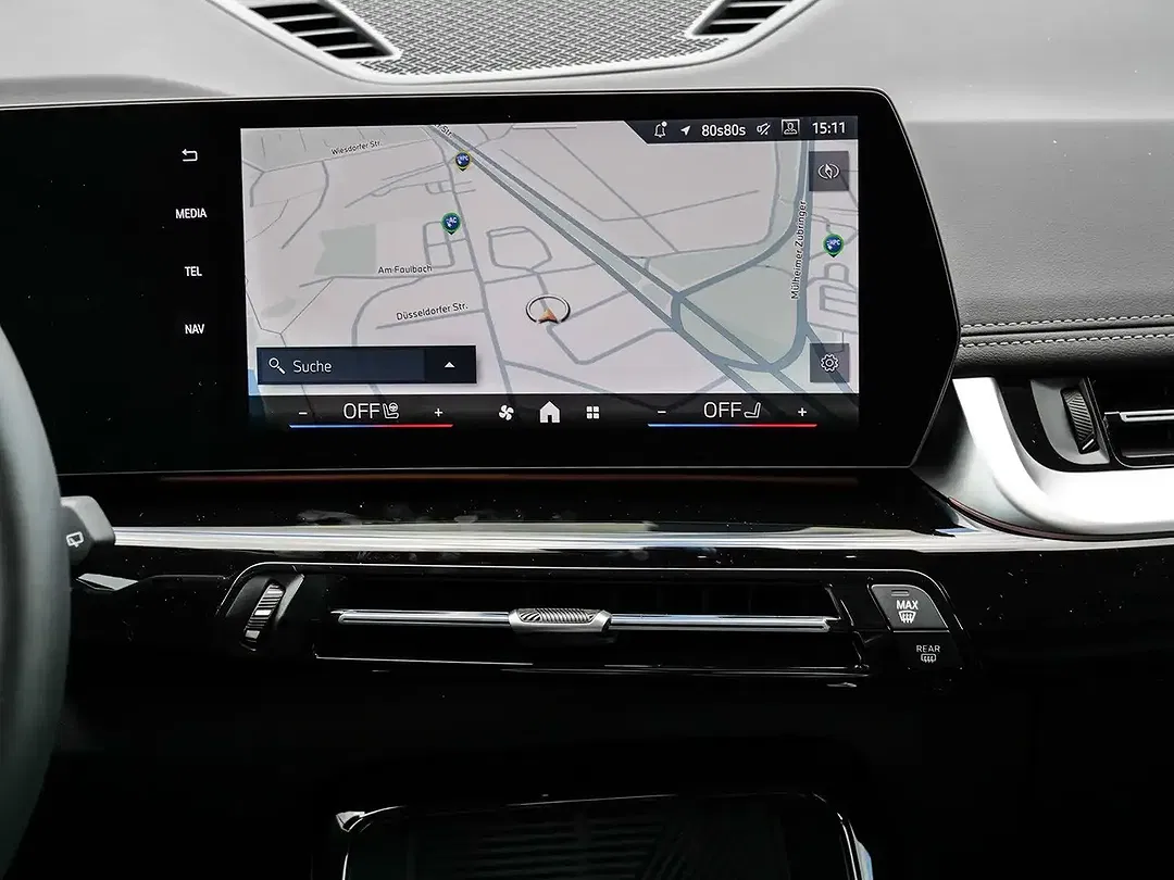 BMW iX1 eDrive xLine - Thumbnail 10