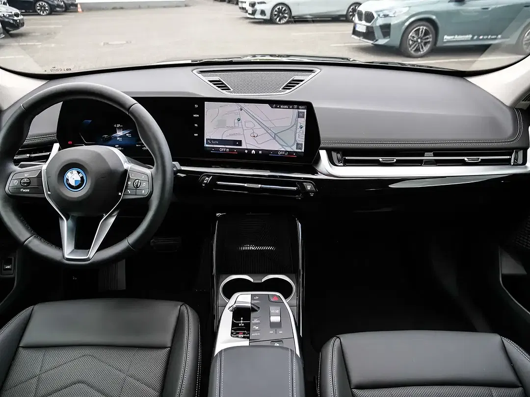 BMW iX1 eDrive xLine - Thumbnail 9