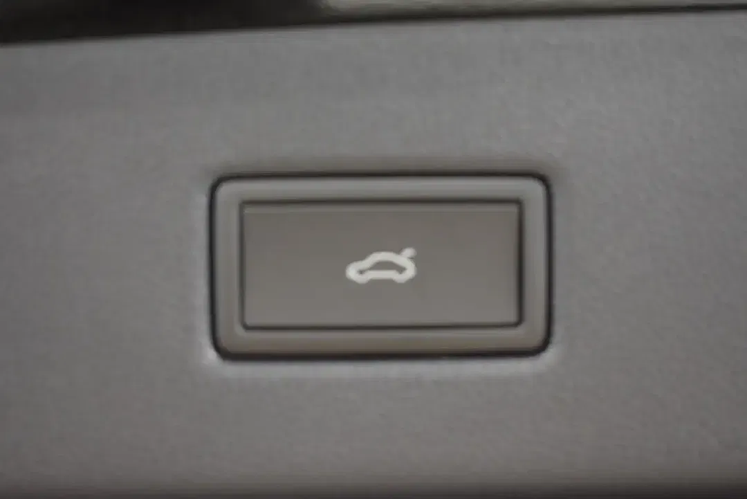 Ford Explorer Select - Thumbnail 12