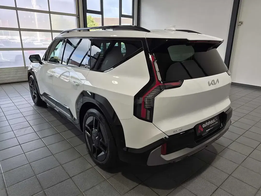 Kia EV9 GT-Line Launch Edition - Thumbnail 4
