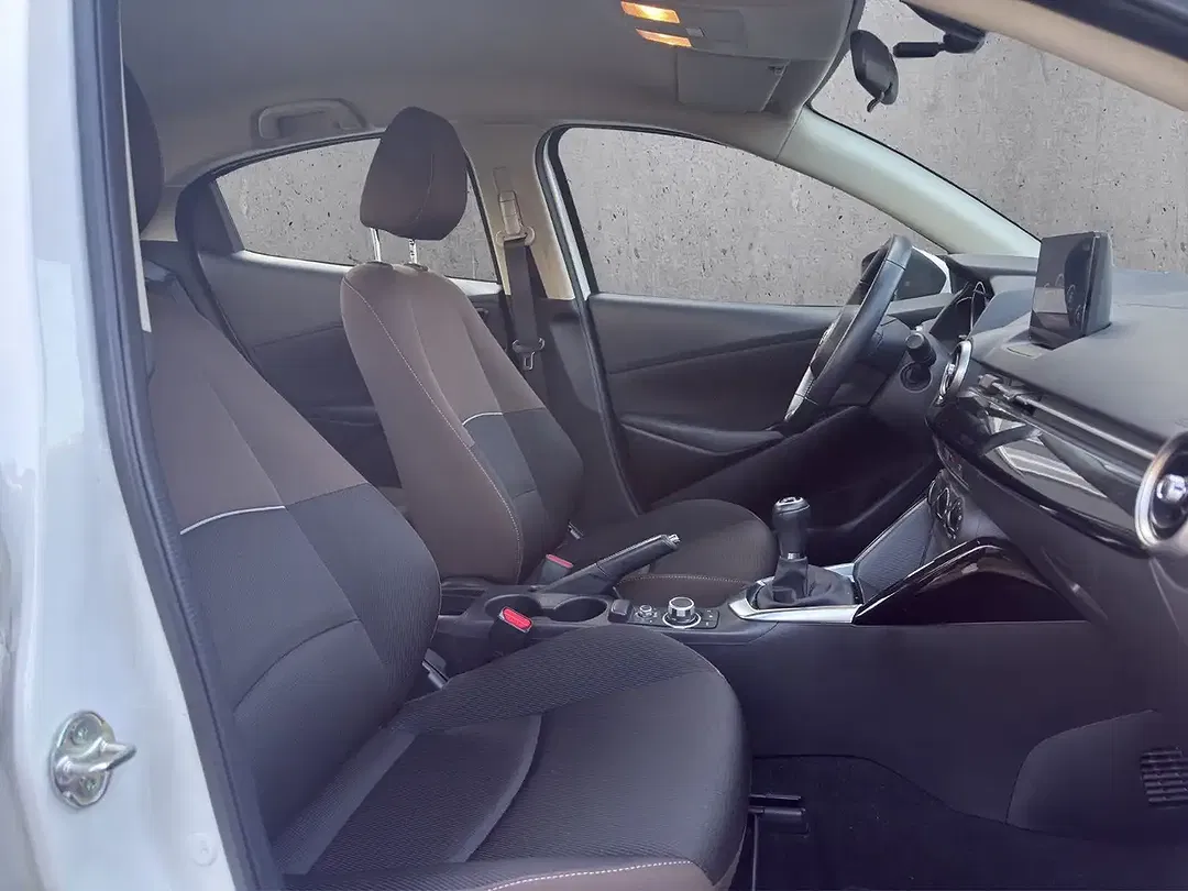 Mazda 2 Centre-Line - Thumbnail 12