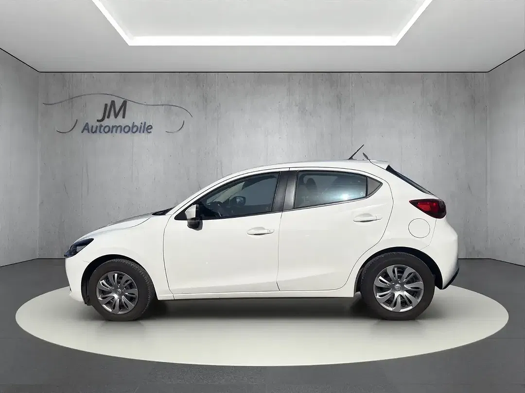 Mazda 2 Centre-Line - Thumbnail 4