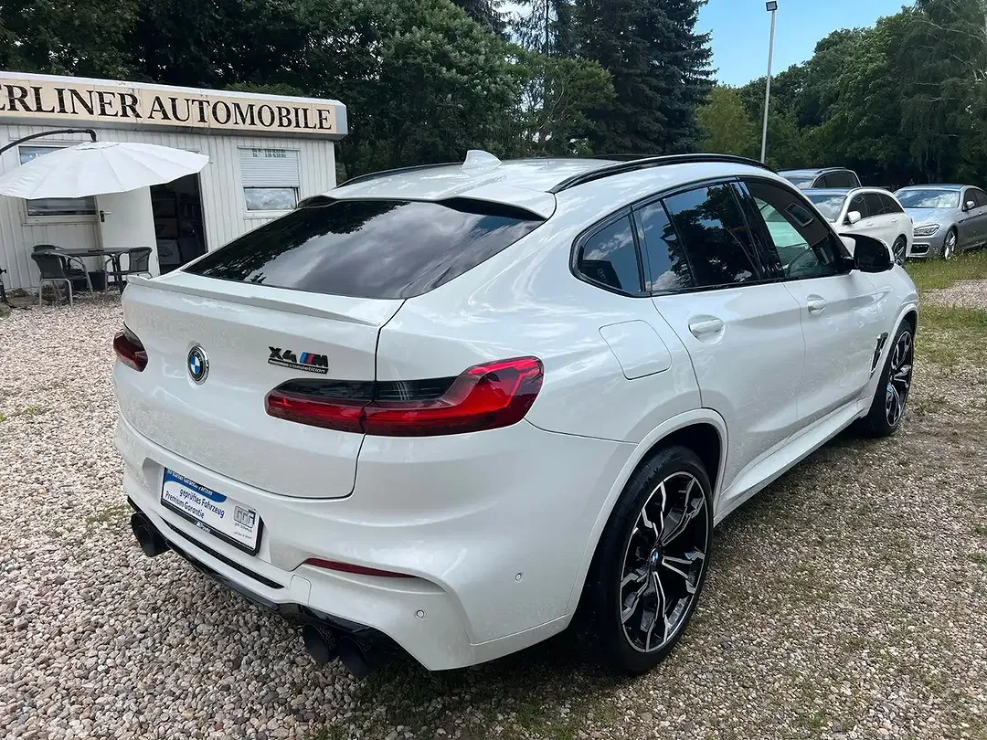BMW X4 M - Thumbnail 3