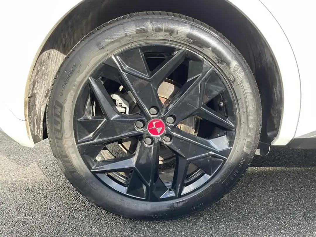DS Automobiles DS 4 - Thumbnail 11